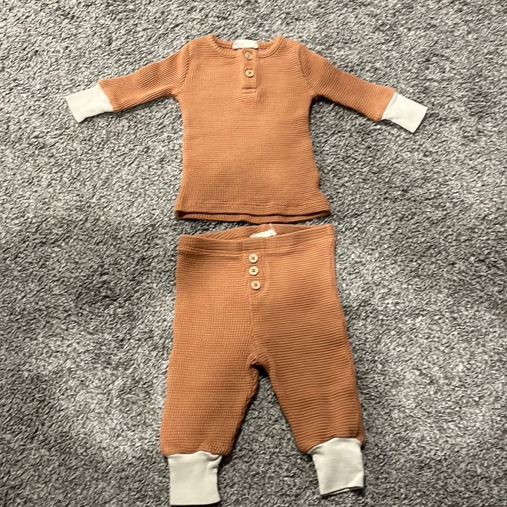 Fin & Vince waffle pj set 3-6 months, excellent condition.